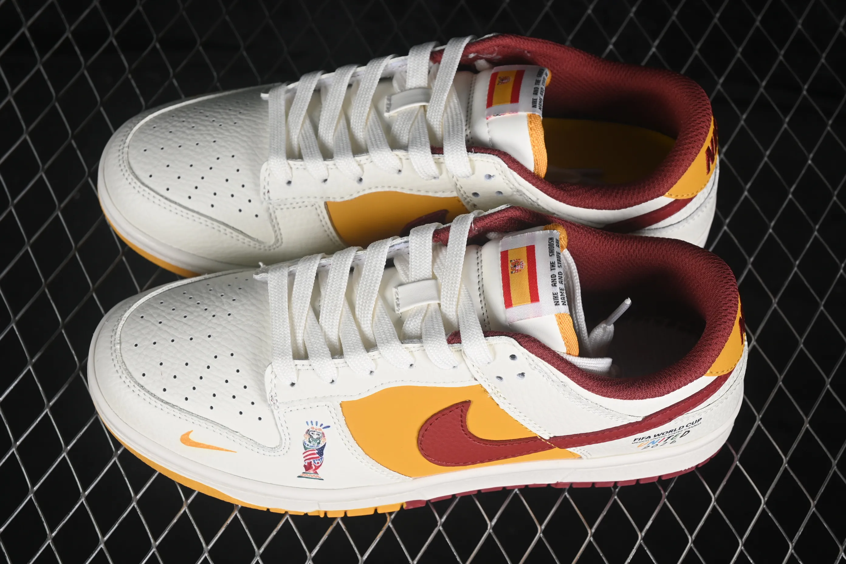 All categories Nk SB Dunk Series Nk SB Dunk Low High-end customized low-top sneakers Nike SB Dunk Low World Cup theme high-end customized low-top casual sneakers NH0601-498